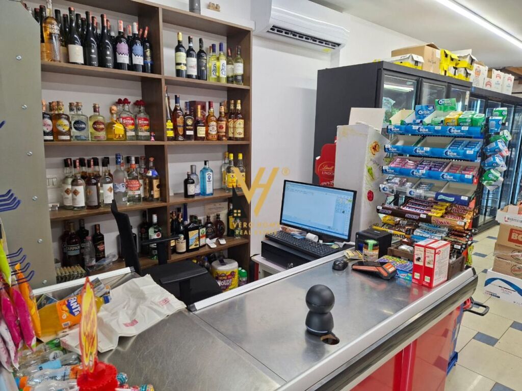 SHOP FOR RENT 134 M2 AT MYSLYM SHYRI 1,500 EURO
