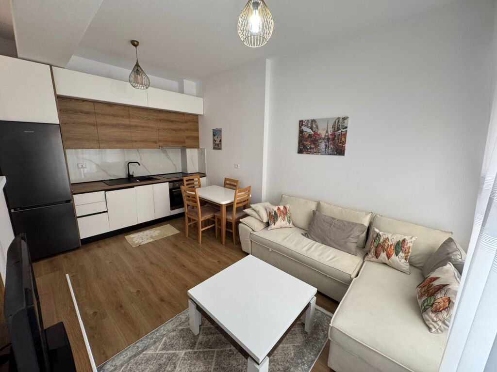 🏠 Jepet me qera apartament 1+1  📍 Adresa: Ali Demi, Kompleksi Kaimi💰 Çmimi: 40,000 lek/muaj