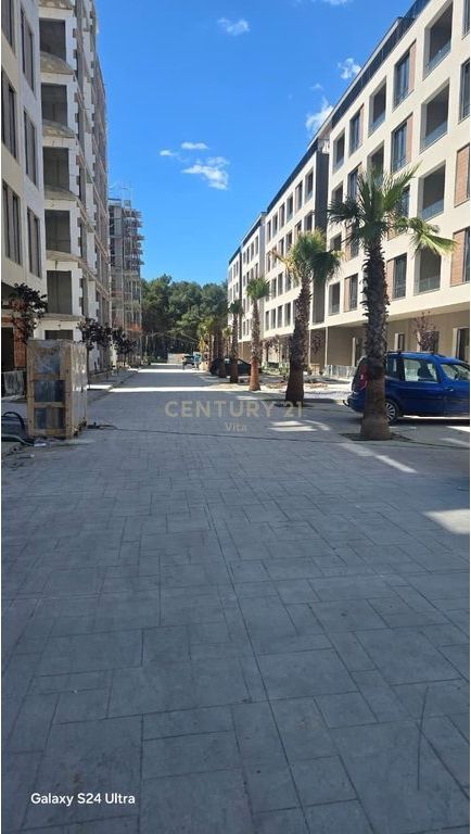 SHITET APARTAMENT 1+1 + POST PARKIMI TEK RESIDENCA LOREDIS , QERRET !!!