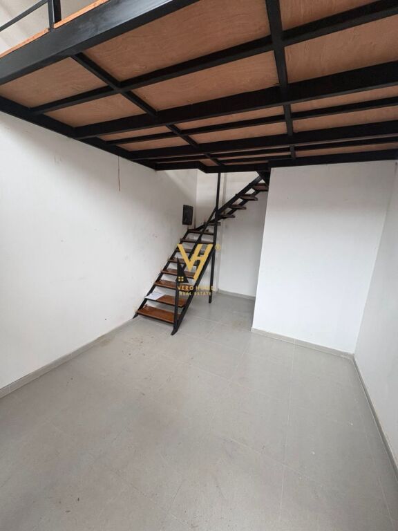 VENDESI DUPLEX 32 M2 IN AFFITTO PRESSO IL COMUNE DI PARIGI 400 EURO