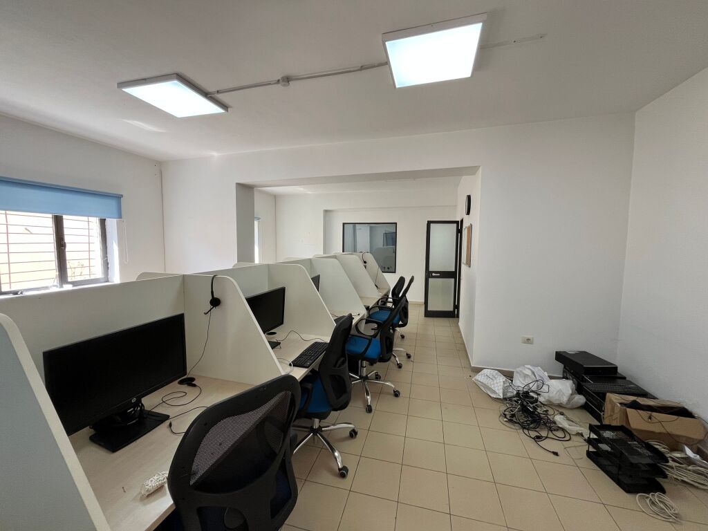 Qira, Ambient për zyra, Pazari i Ri, Tiranë