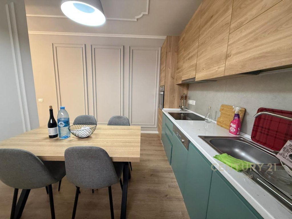 Apartment 1+1 and parking space for rent near the Medrese!