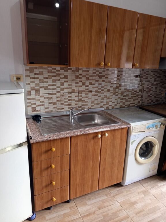 APPARTAMENTO 1+1. 33000 LEKE. EX CAMPO DI AVIAZIONE