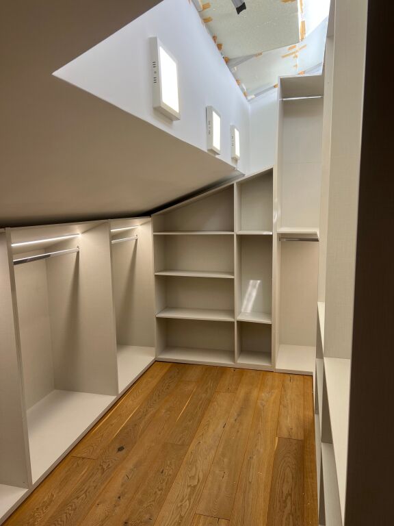Duplex di lusso in affitto con posto auto incluso presso la Residenza Kodra e Diellit!
