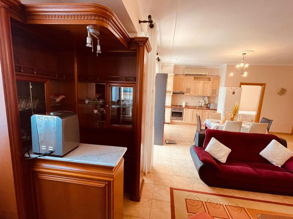Jepet me qira apartament 2+1 në Rrugën e Portit, Durrës pet friendly
