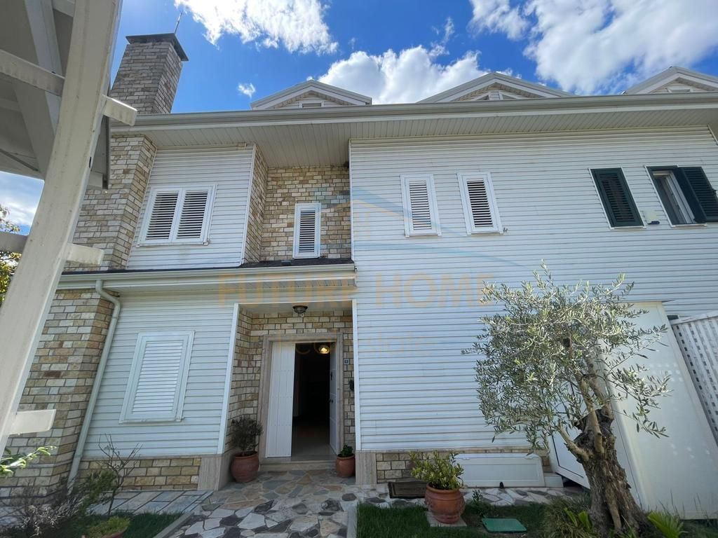 Affitto, Villa su 3 piani, Garden Villa, Teg