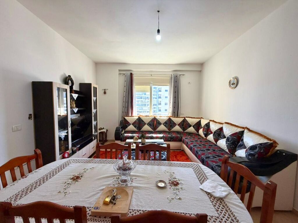 Apartament 2+1 ne shitje ne Vlore 100 metra nga Bulevardi Vlore-Skele