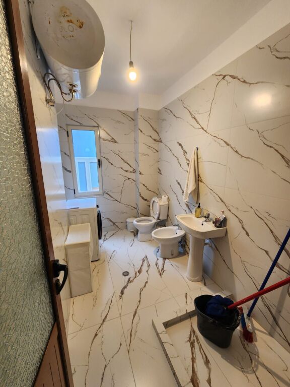 🏡 JEPET ME QERA APARTAMENT 2+1 PRAN  MARKATES
