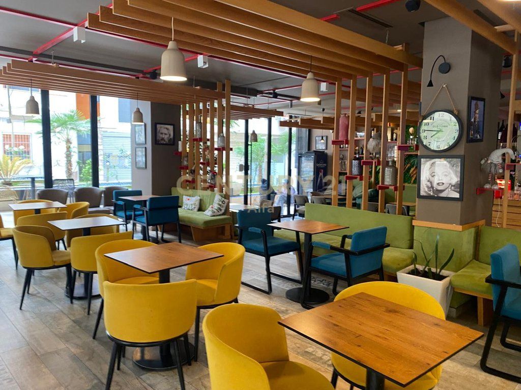 Locale Bar-Caffè in Vendita a Fresk, Arredato! 260.000 € Superficie Totale 124m2