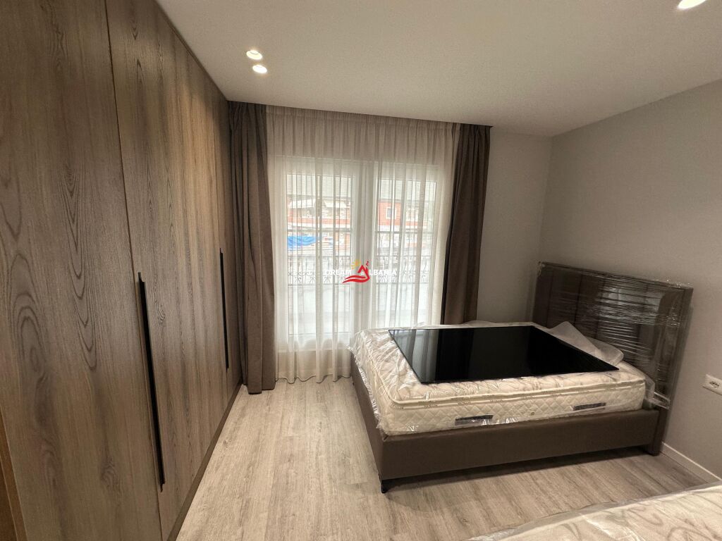 Jepet me qera super vile 3-kateshe ne rrugen e Elbasanit, prane Ambasades Turke (ID 4251260)