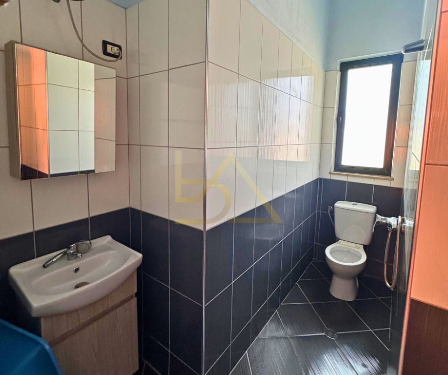 Shitet Vilë – Tiranë, Rruga Pjetër Arbnori