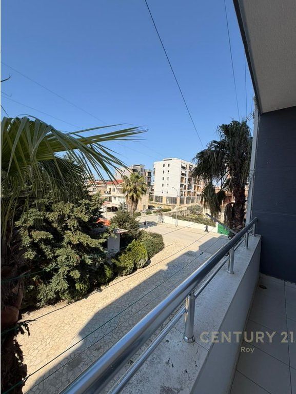 SHITET APARTAMENT 1+1 NE GOLEM !