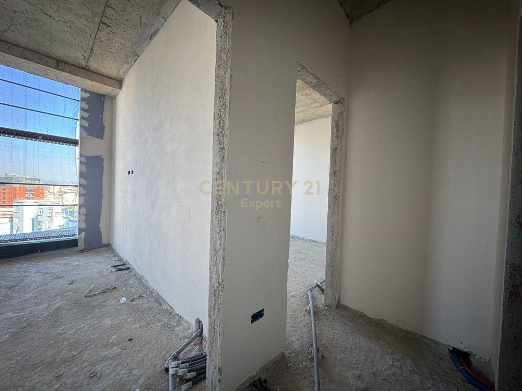 2+1 APARTMENT FOR SALE IN EXPOZITA BUILDING