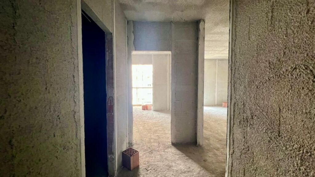 IN VENDITA: 1+1 +1 Posto Auto🅿️📍Ex Campo di Aviazione (Via Dritan Hoxha) - 130.000€ - Sup. 74m² - Accesso rapido alle zone principali🚀