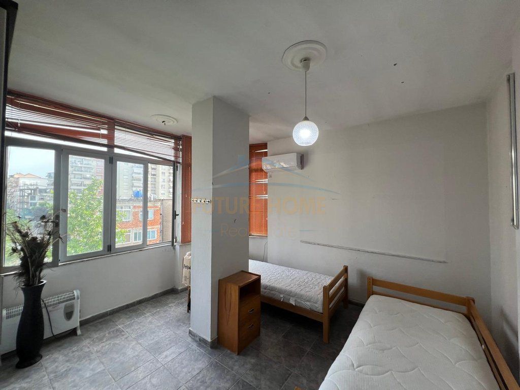 Shitet Apartament 2+1 Liqeni i thate