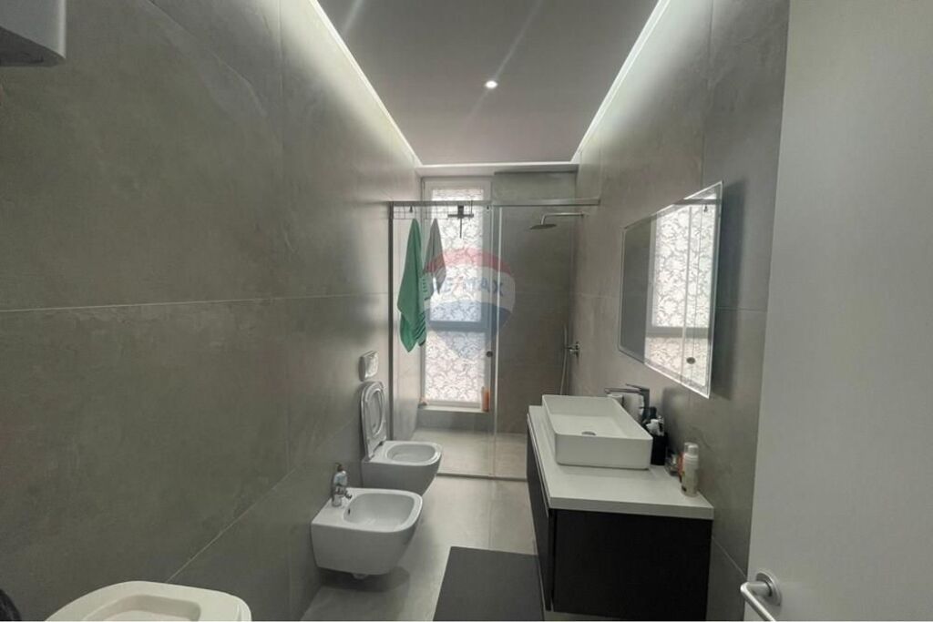 Apartament 3+1+2 për shitje – Bulevardi i Ri