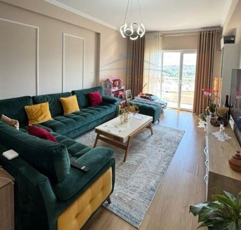 Rent, Apartment 2+1+2 + 2 Parking Spaces, Dry Lake, Tirana .