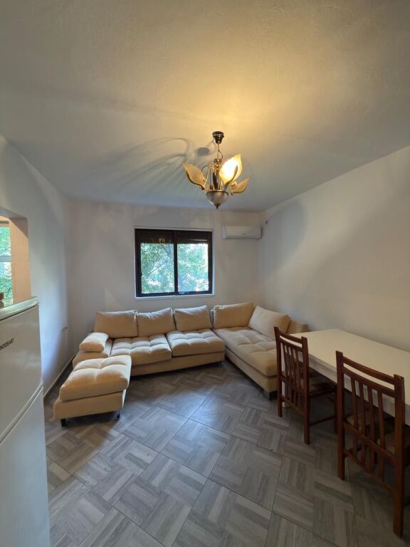 Apartament 1+1 per shitje ne Rrugen Irfan Tomini prane Big market