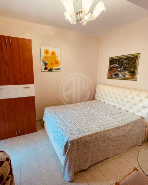 Apartament 2+1 me qera_Rruga e Portit