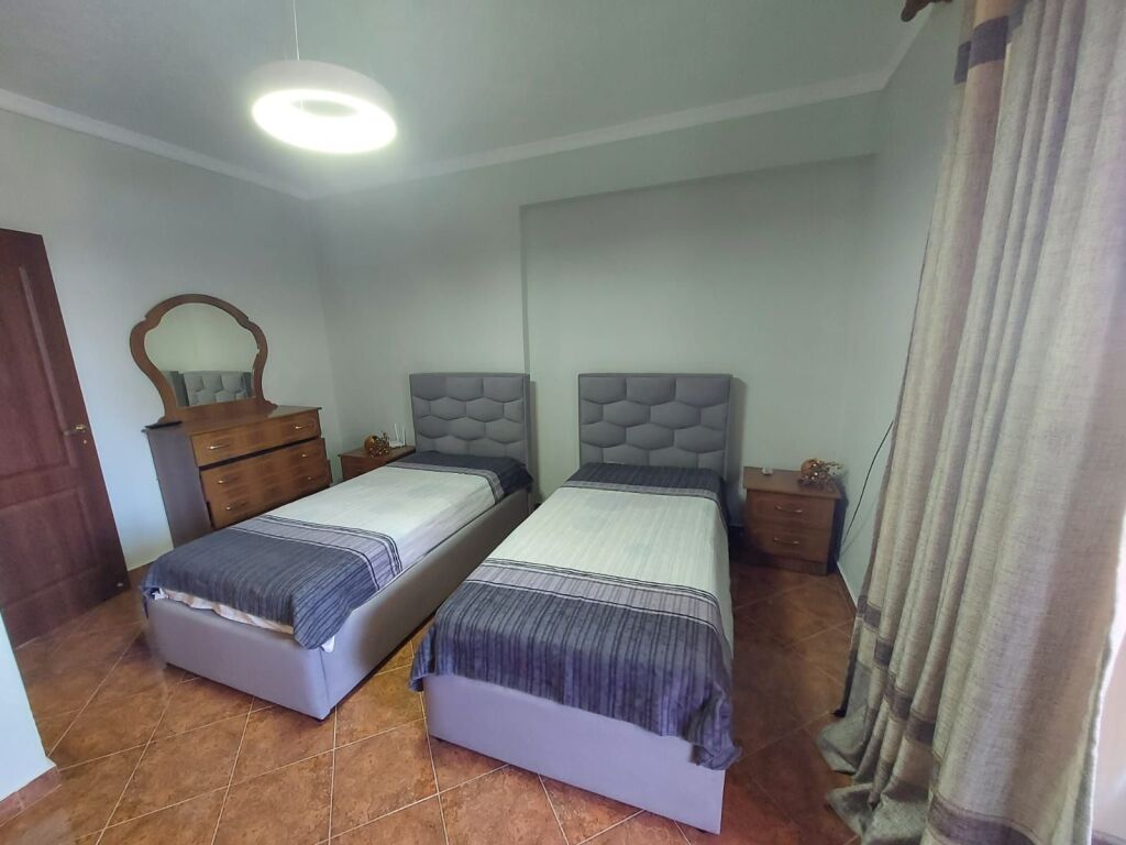 Shitet Apartament 2+1  Golem