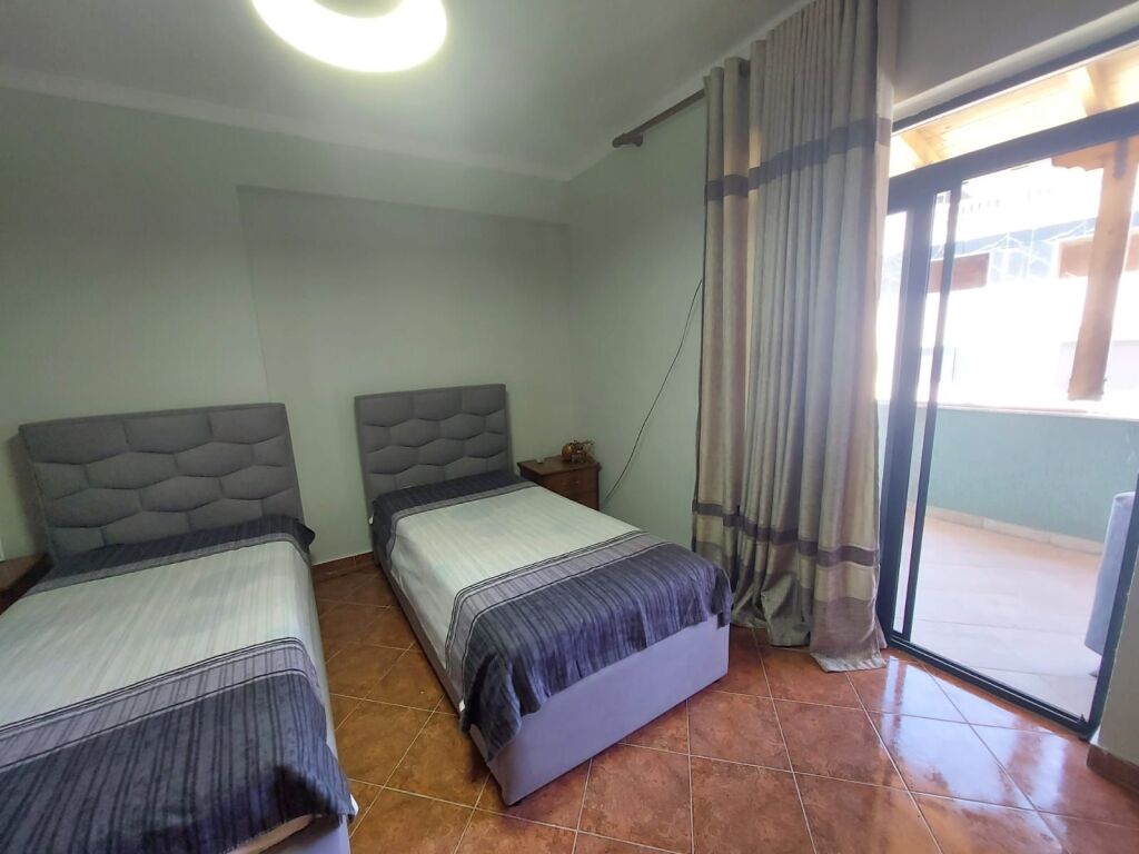 Shitet Apartament 2+1  Golem