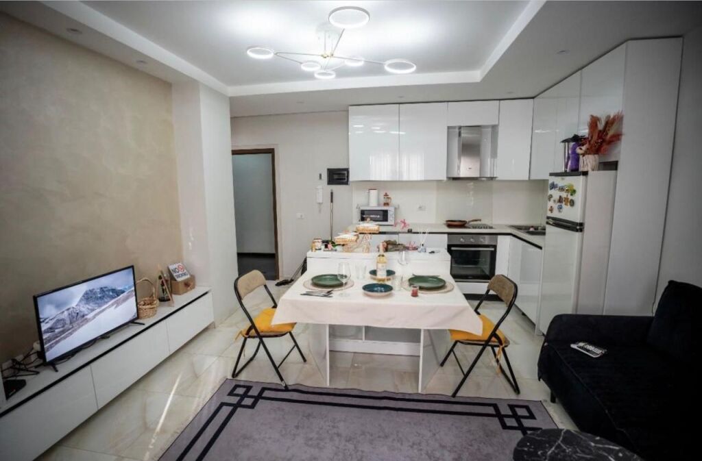 Jepet me qira apartament 1+1