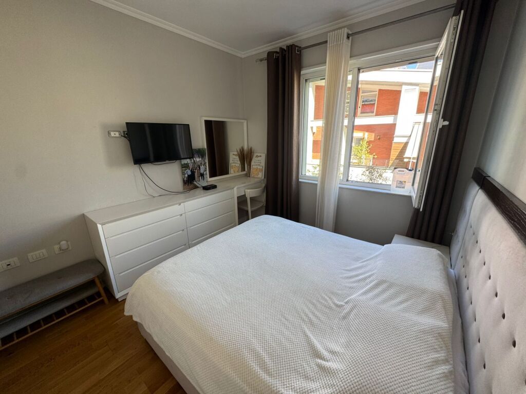 SHITET APARTAMENT 3+1, LIQENI I THATE