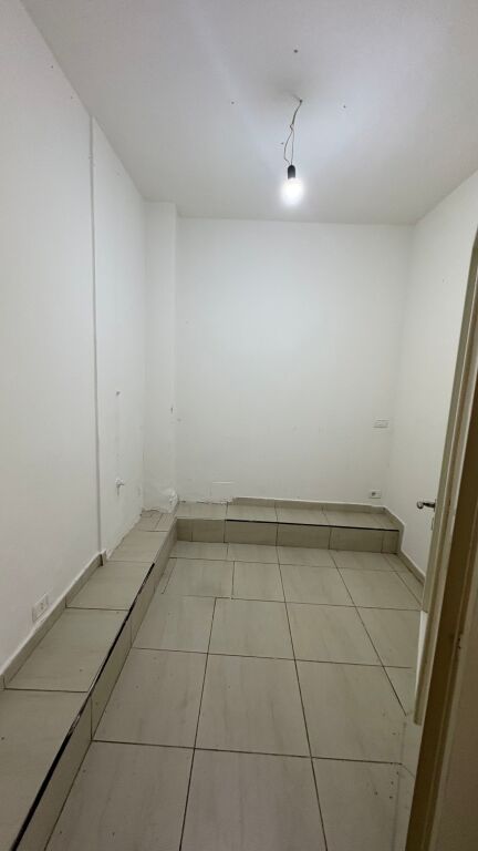 Service unit of 55m2 for rent opposite the Pediatrics
