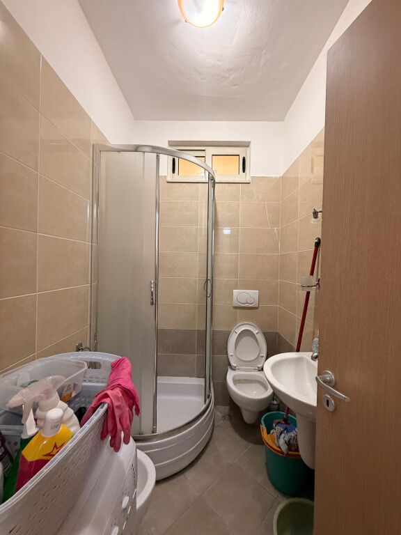Apartament me qera