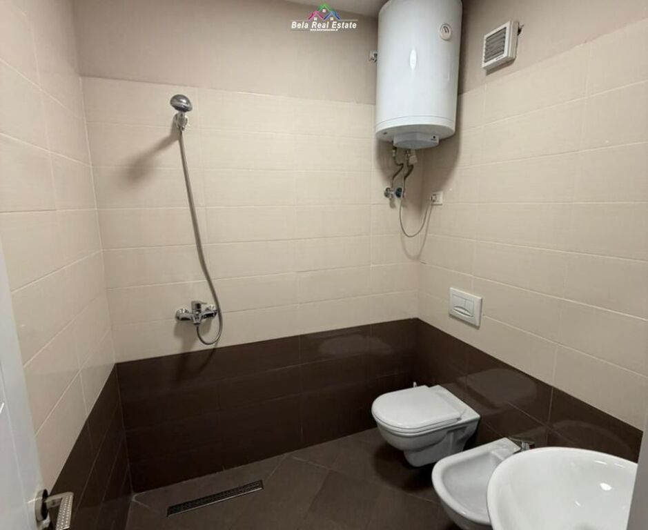 Zyre Me Qera 2+1 Tek Rruga E Kosovareve (ID BZ2942) Tirane