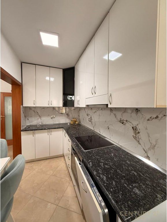 APARTAMENT 1+1 ME QIRA PRANE 21 DHJETORIT! 550 € /Muaj