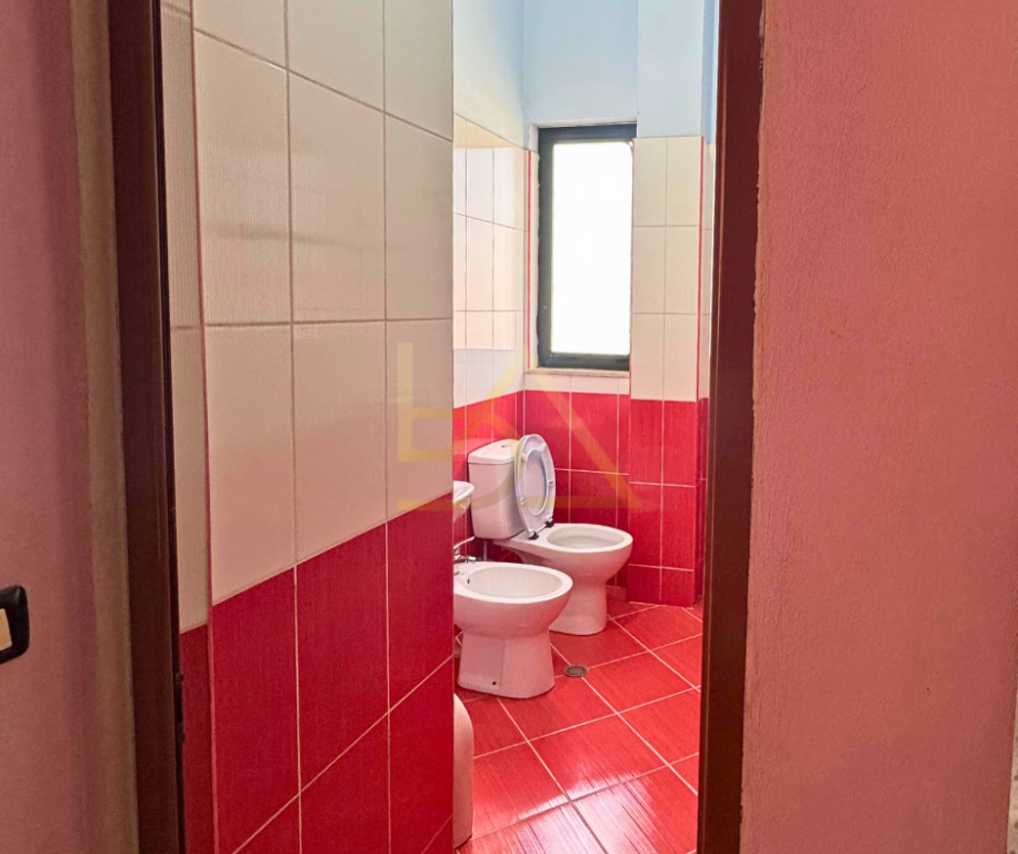 Shitet Vilë – Tiranë, Rruga Pjetër Arbnori