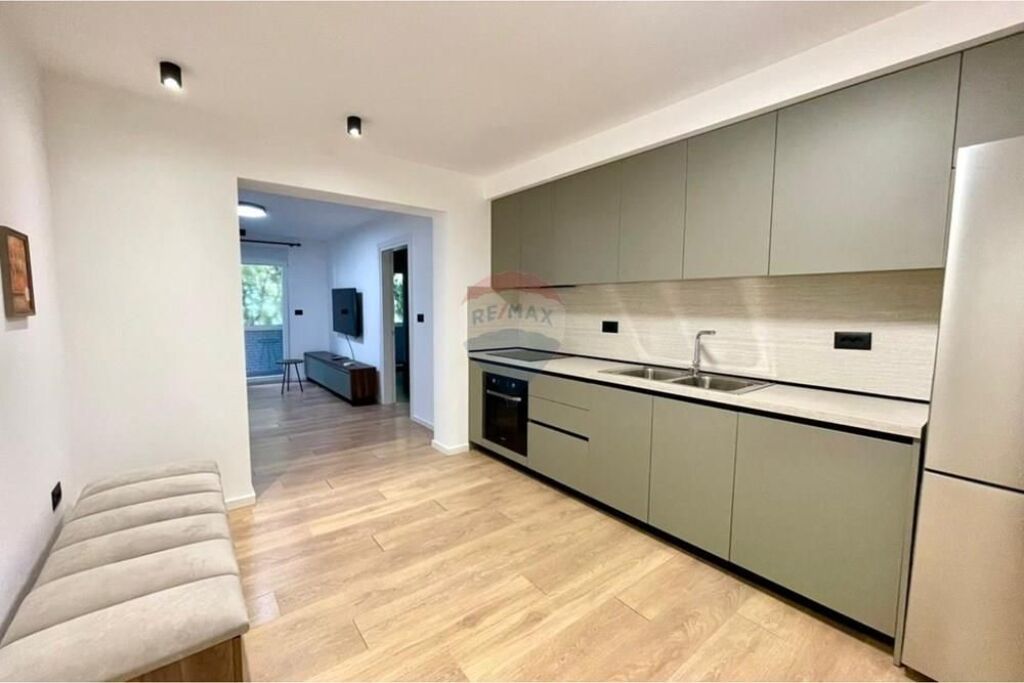 Apartament - Për Qira - Rruga e Dibrës, Tiranë