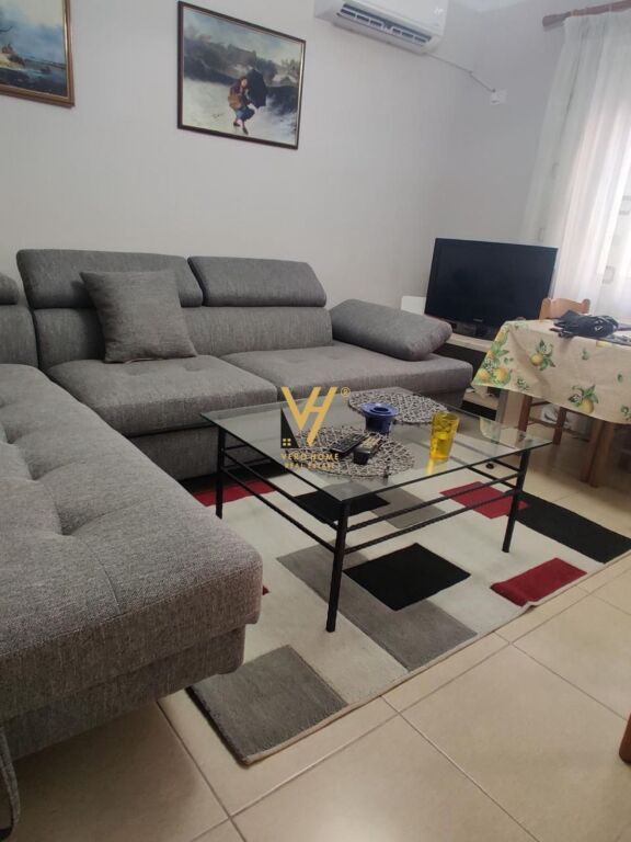 JEPET APARTAMENT 2+1+BLK ME QIRA TEK RRUGA E DURRESIT 60.000 LEKE