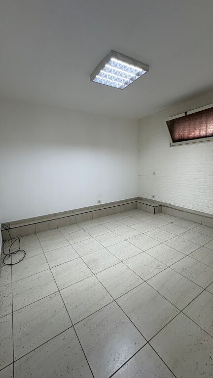 Service unit of 55m2 for rent opposite the Pediatrics