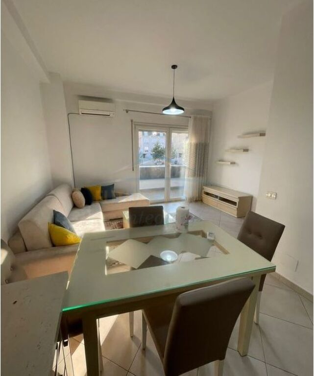 Rent, Apartment 2+1+2+Parking Space, Paris Commune, Tirana.