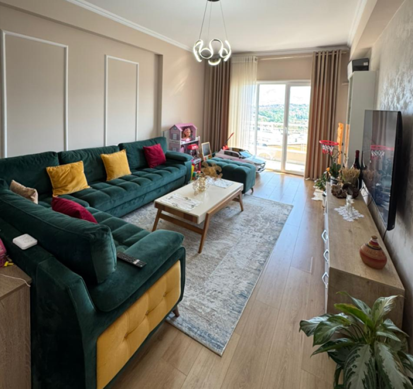 Qera, Apartament 2+1+2 + 2 Poste Parkimi, Liqeni i Thatë ,Tirane .