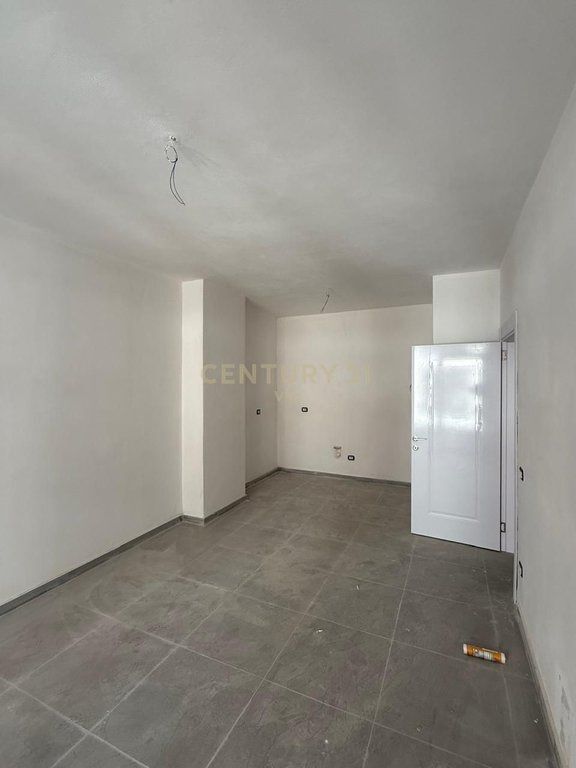 SHITET APARTAMENT 1+1 + POST PARKIMI TEK RESIDENCA LOREDIS , QERRET !!!