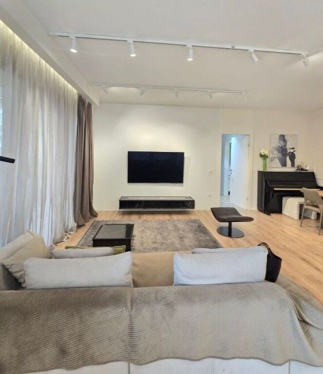 ✨ NON PERDERTI! Appartamento 3+1+2 con due balconi, al Complesso Delijorgji ✨