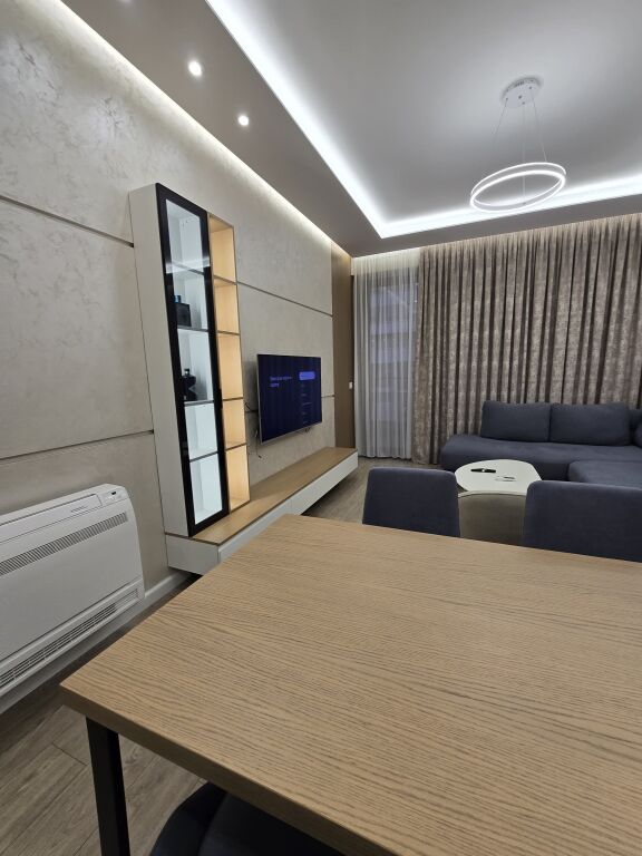Apartament 1+1 me qira prane Liqenit Artificial /Parku Olimpik