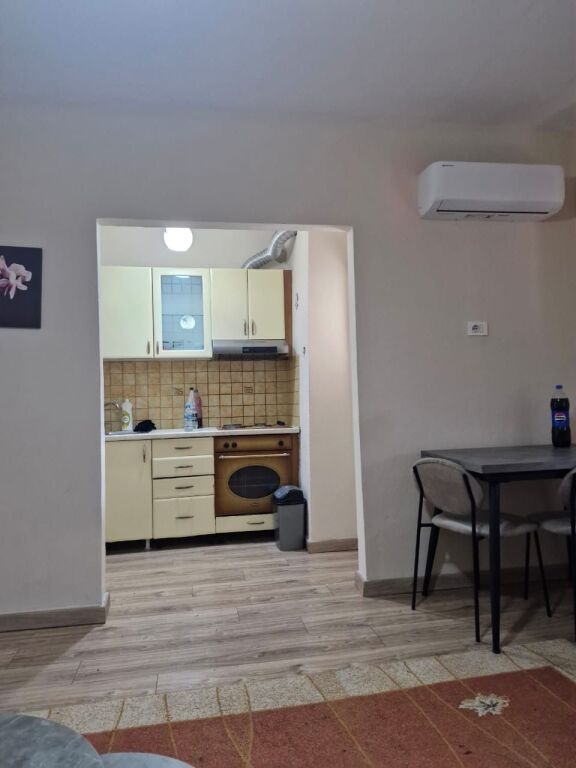 Appartamento 1+1 in affitto, vicino a Delijorgji