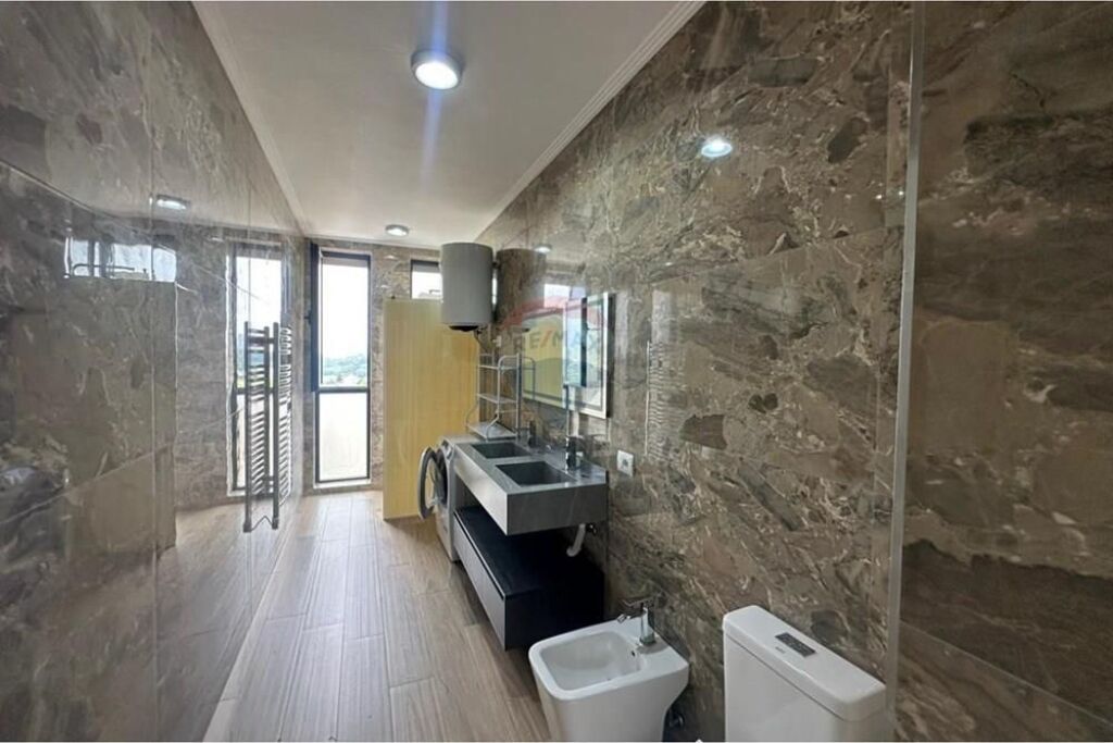Apartament - Për Shitje - Liqeni I Thatë, Tiranë