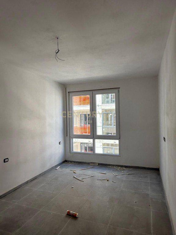 SHITET APARTAMENT 1+1 + POST PARKIMI TEK RESIDENCA LOREDIS , QERRET !!!