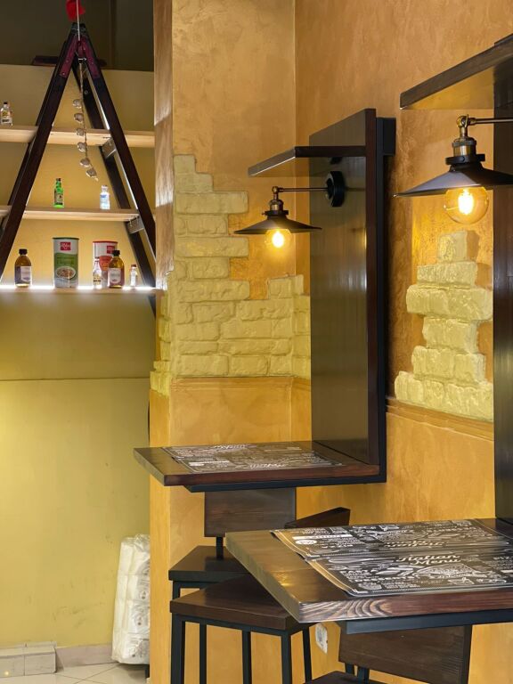 🔥 In Affitto – Pizzeria Ready Business 🔥 400€/mese   📍 Di fronte a Delijorgji 📌 Via Stavri Themeli  🍕 Ambiente moderno e investito 📐 50 m²