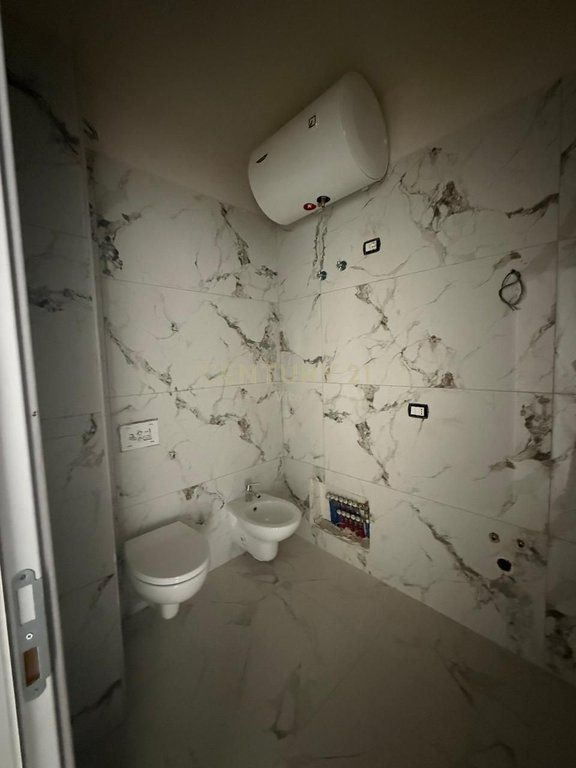 SHITET APARTAMENT 1+1 + POST PARKIMI TEK RESIDENCA LOREDIS , QERRET !!!
