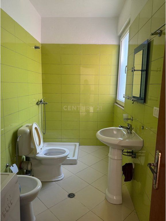 Shitet apartament 2+1 tek Rezidenca MAREA, Qerret !