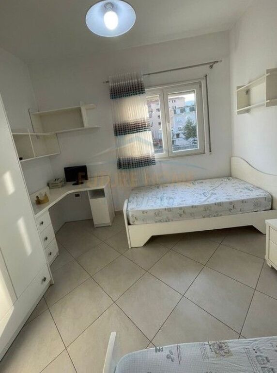 Rent, Apartment 2+1+2+Parking Space, Paris Commune, Tirana.