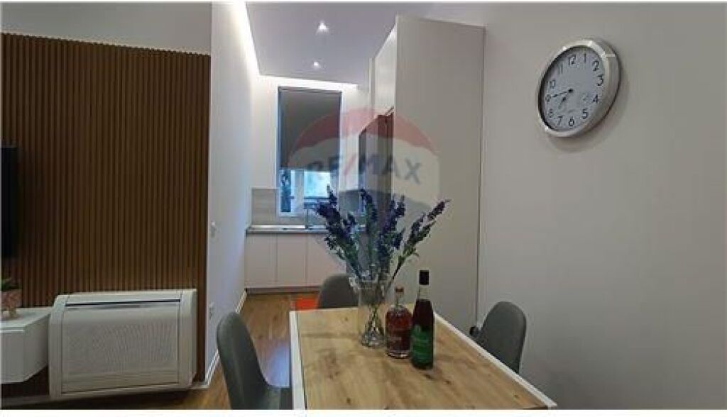 Apartament 2+1 per qira tek Blloku i Ambasadave!