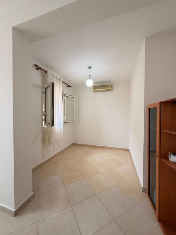 Apartament me qera