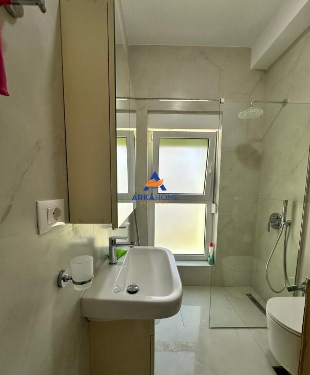 AFFITTASI APPARTAMENTO 1+1+BALCONE "REZIDENZA KADIU, ALI DEMI" 450 EURO